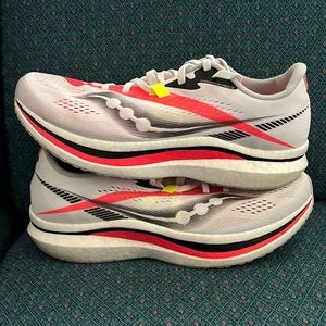 Mens Saucony Endorphin Pro 2 size 10. Like new!